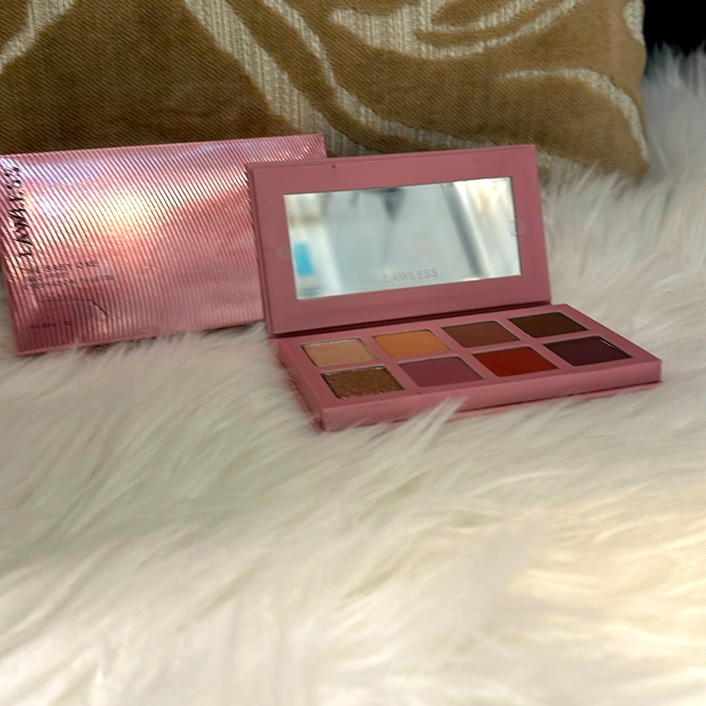 Lawless The One Eyeshadow Pallette Multicolor